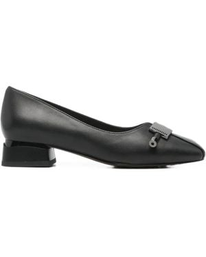 Linda Baumann Escarpins À Talon, Bout Carré Et Détail De Plaque - Black