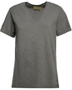 Momoní V-Neck T-Shirt - Grey