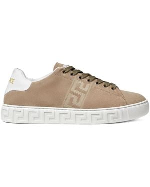 Versace Greca Sneakers Aus Wildleder - Braun