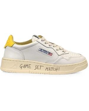 Autry Medalist Perforated Leather Sneakers - Weiß