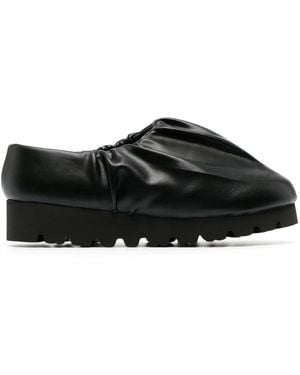 Yume Yume Camp Puffy Slippers - Black