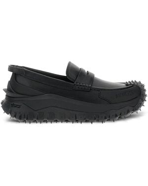 レディース Moncler フラットシューズが¥27,500〜 | Lyst