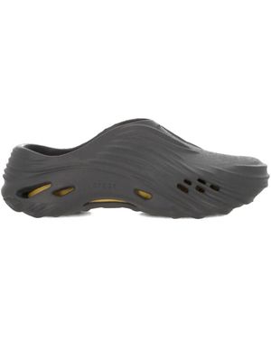 Crocs™ Echo Wave サンダル - グレー