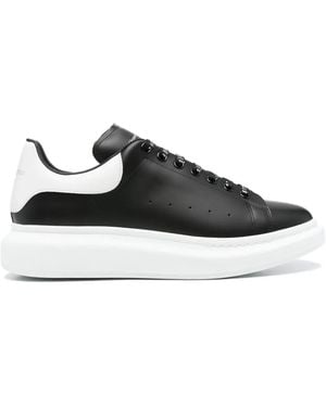 McQueen Schwarz Weiß Plateau Sneaker Perforiertes Detail