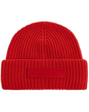 Moncler Ribbed Logo-Plaque Beanie - Red