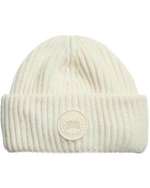 Canada Goose Bonnet Côtelé À Patch Logo - Blanc