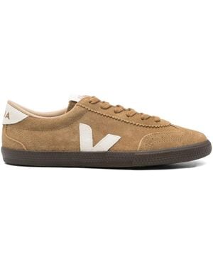 Veja Sneakers mit Logo-Patch - Braun