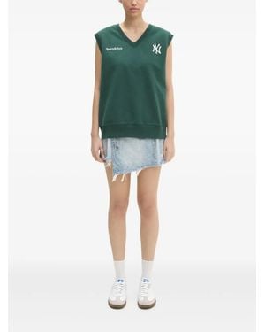 Sporty & Rich Yankees Serif V-Neck Logo-Embroidered Top - Green
