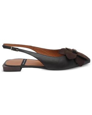 Ángel Alarcón Flower Pointed Pumps - White