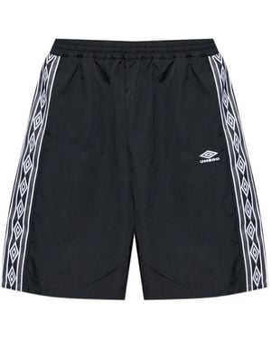 Umbro Logo-Embroidery Shorts - Black