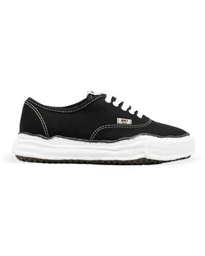 Maison Mihara Yasuhiro Logo-Patch Low-Top Sneakers - Black