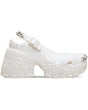 Crocs™ X Simone Rocha buckle embellished pumps - Blanco