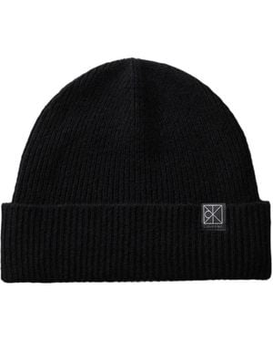 Calvin Klein Ribbed-Knit Logo-Patch Beanie Hat - Black