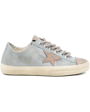 Golden Goose V-Star Trainers - White