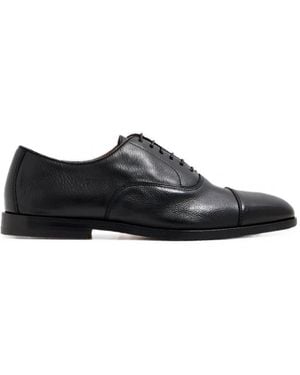 Doucal's Lace-Up Oxford Shoes - Black