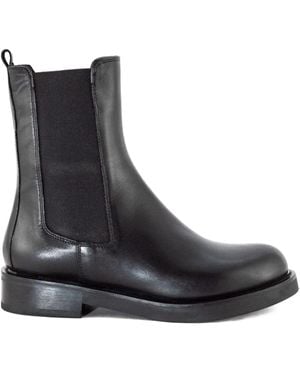 Julie Dee Elastic-Insert Chelsea Boots - Black