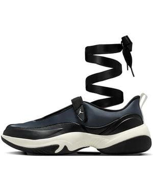 Nike Pointe Ribbon-Tie Trainers - Black