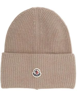 Moncler Ribbed logo-patch beanie - Neutro
