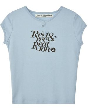 Rest&Recreation キャップスリーブ ロゴプリント Tシャツ - ブルー