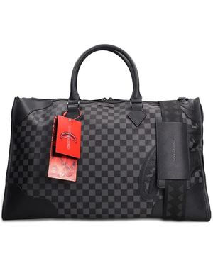 Sprayground Midnight Chateau Pyramid Geruite Duffeltas - Zwart