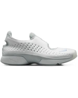 Nike Rift Ii Split-Toe Sneakers - White