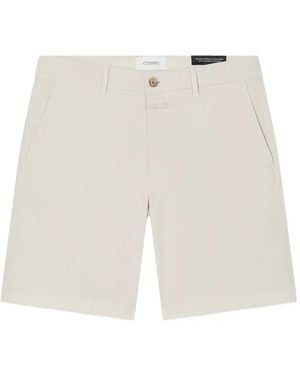 Closed Short Chino - White