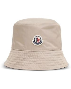 Moncler Cappello Bucket Con Applicazione - Neutro