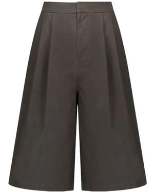 Amomento Two-Tuck Wide-Leg Shorts - Grey