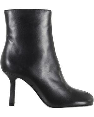 SCHUTZ SHOES Leather Ankle Boots - Black