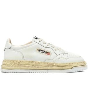 General Scale. Medalist Trainers - White