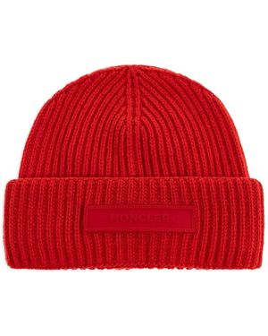 Moncler Gerippte Beanie Mit Logo-Schild - Rot