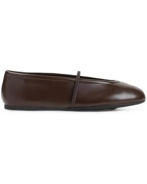 Miu Miu Bailarinas De Piel Con Logo En Relieve - Blanco