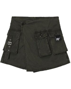 Izzue Pantalones Cortos Con Bolsillos Estilo Cargo - Negro