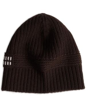 Miu Miu Logo-Detail Knit Beanie - Black