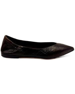 Pomme D ́Or Pointed-Toe Crinkled-Effect Ballet Flats - Black