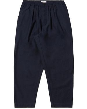 Universal Works Plissierte Hose mit Stretchbund - Blau