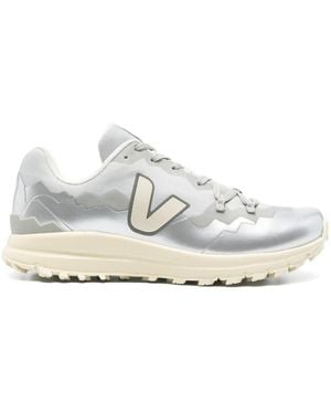 Veja Fitz Roy Trainers - White