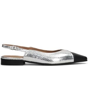 Carmens Jane Wing Pumps - White