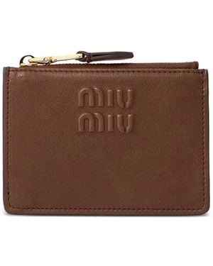 Miu Miu Logo-embossed zip cardholder - Marrón