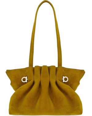 Ferragamo スエード ショルダーバッグ - イエロー