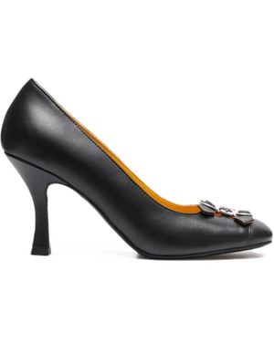 LILI CURIA Babette Buckle-Detail Court Shoes - Black