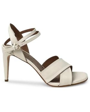 Red(V) Criss-Cross Strap Sandals - Metallic