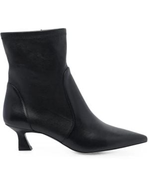 Stuart Weitzman Vinnie Pointed-Toe Ankle Boots - Black
