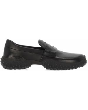 Miu Miu Mocassins À Logo Embossé Et Semelle Grainée - Black