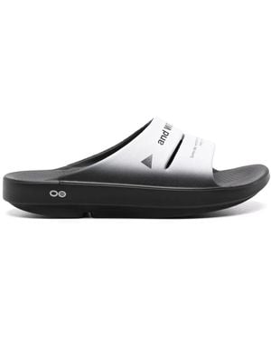 and wander Ooahh Logo-Print Slides - White