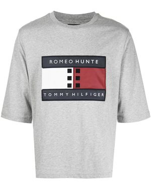 ROMEO HUNTE X Tommy Hilfiger Tシャツ - グレー