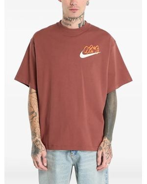Nike Swoosh Graphic T-Shirt - Red