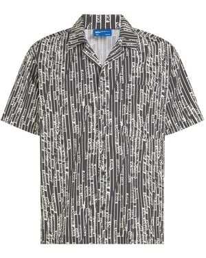 KARL LAGERFELD Boxy Fit Short-Sleeve Shirt With Vertical Text Pattern - Grey