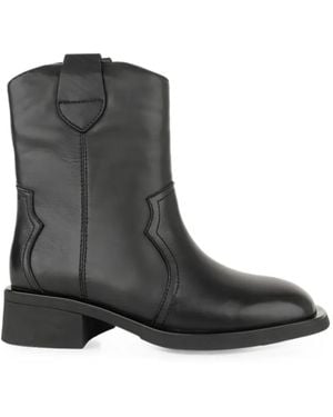 Linda Baumann Leather Boots - Black