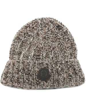 Moncler Chunky-Knit Logo-Patch Beanie - Grey